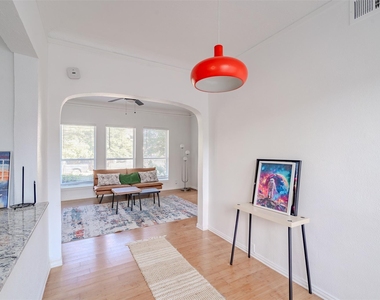 5305 Reiger Avenue - Photo Thumbnail 5