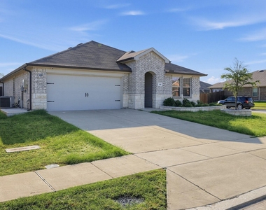 116 Sir Barton Lane - Photo Thumbnail 1