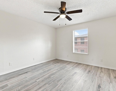 8108 Foxfire Lane - Photo Thumbnail 13