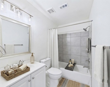 7217 Autumn Glen Drive - Photo Thumbnail 17