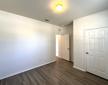 2340 Senepol Way - Photo Thumbnail 8