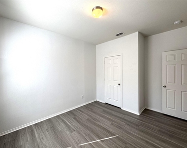 2340 Senepol Way - Photo Thumbnail 9