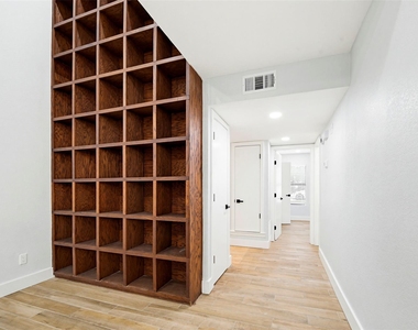 1860 Amber Lane - Photo Thumbnail 5