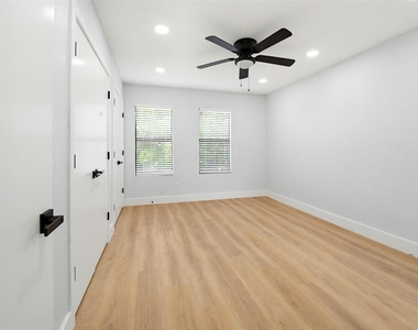 1860 Amber Lane - Photo Thumbnail 10