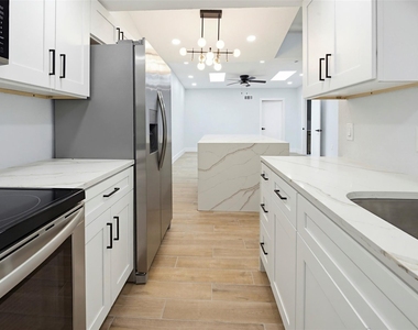 1860 Amber Lane - Photo Thumbnail 3