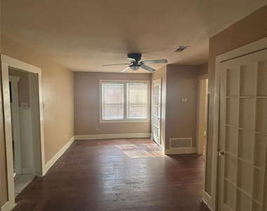 3355 S 4th Street - Photo Thumbnail 4