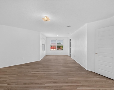 6341 Bollard Drive - Photo Thumbnail 17