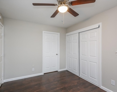 7640 Ryanridge Drive - Photo Thumbnail 6
