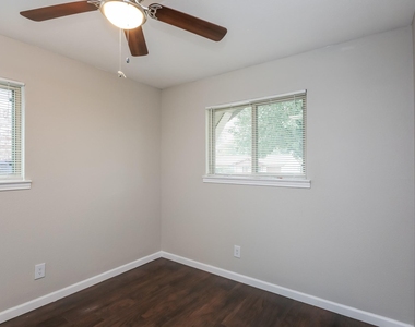 7640 Ryanridge Drive - Photo Thumbnail 7