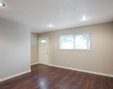 7640 Ryanridge Drive - Photo Thumbnail 2