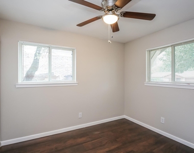 7640 Ryanridge Drive - Photo Thumbnail 8