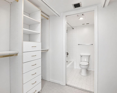 6845 Willow Wood Drive - Photo Thumbnail 16