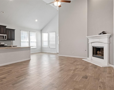 821 Falcon Road - Photo Thumbnail 2
