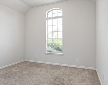 821 Falcon Road - Photo Thumbnail 18