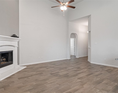 821 Falcon Road - Photo Thumbnail 5
