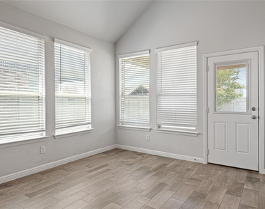 821 Falcon Road - Photo Thumbnail 8