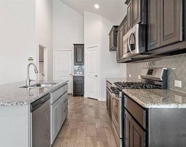 821 Falcon Road - Photo Thumbnail 6
