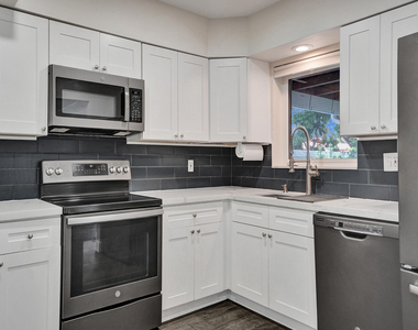 4309 Johnson Street - Photo Thumbnail 17