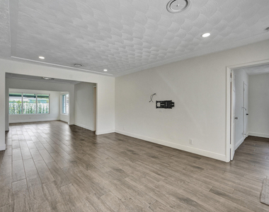 4309 Johnson Street - Photo Thumbnail 25