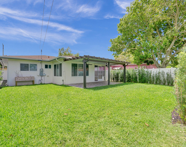 4309 Johnson Street - Photo Thumbnail 7