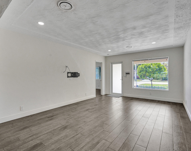 4309 Johnson Street - Photo Thumbnail 23