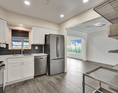 4309 Johnson Street - Photo Thumbnail 20