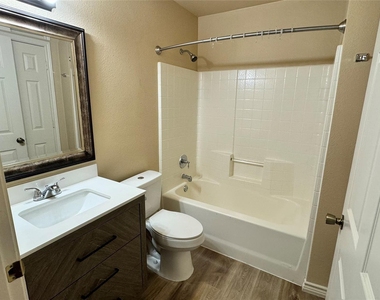1715 Hemphill Street - Photo Thumbnail 8