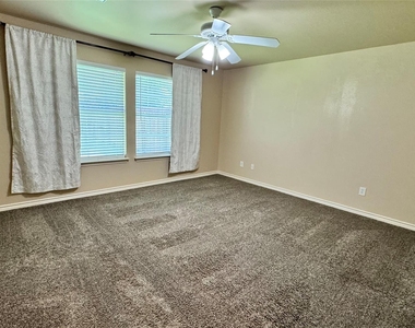 1715 Hemphill Street - Photo Thumbnail 5