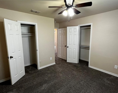 1715 Hemphill Street - Photo Thumbnail 6