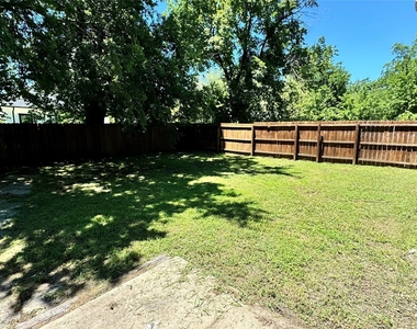 1715 Hemphill Street - Photo Thumbnail 10
