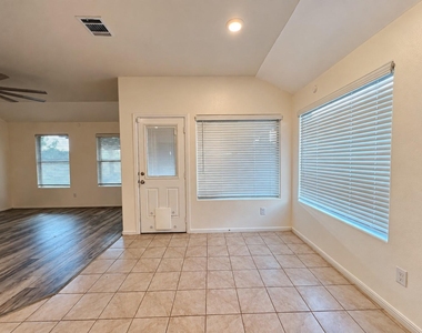 712 Ben Lake Trail - Photo Thumbnail 9
