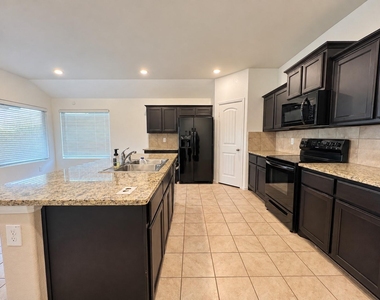712 Ben Lake Trail - Photo Thumbnail 8
