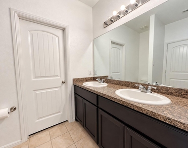 712 Ben Lake Trail - Photo Thumbnail 14