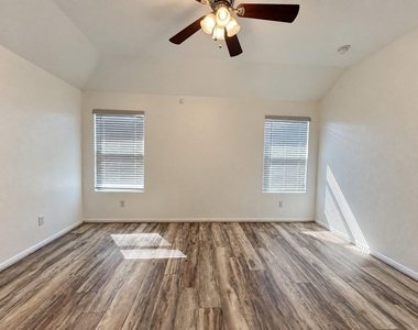 712 Ben Lake Trail - Photo Thumbnail 12