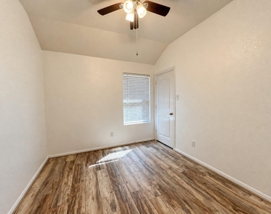712 Ben Lake Trail - Photo Thumbnail 20