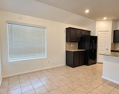 712 Ben Lake Trail - Photo Thumbnail 10