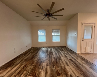 712 Ben Lake Trail - Photo Thumbnail 4