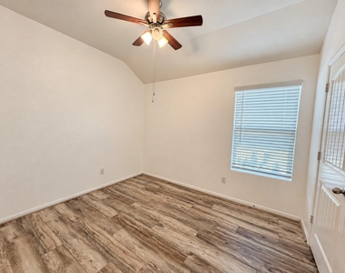 712 Ben Lake Trail - Photo Thumbnail 17