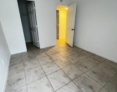 3305 Nw 101st Avenue - Photo Thumbnail 6