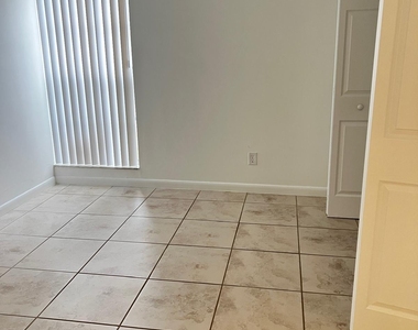 3305 Nw 101st Avenue - Photo Thumbnail 5