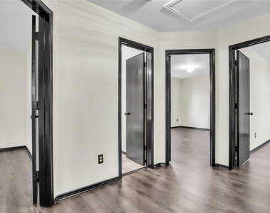 3825 Irish Setter Drive - Photo Thumbnail 23