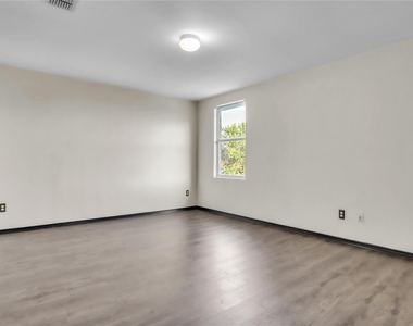 3825 Irish Setter Drive - Photo Thumbnail 24