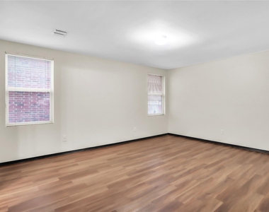 3825 Irish Setter Drive - Photo Thumbnail 13