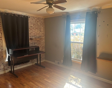 1841 Belmont Boulevard - Photo Thumbnail 2