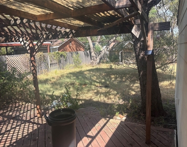 1841 Belmont Boulevard - Photo Thumbnail 13