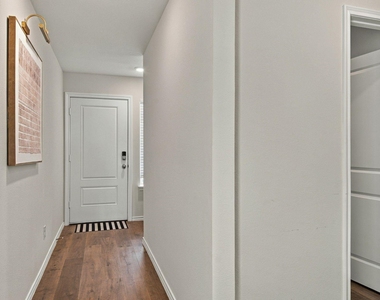 1602 Callaway Drive - Photo Thumbnail 3