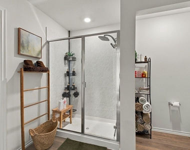 1602 Callaway Drive - Photo Thumbnail 23
