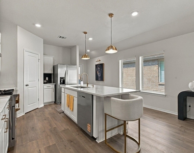 1602 Callaway Drive - Photo Thumbnail 9