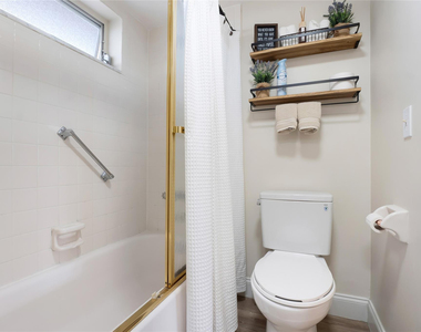6091 Nw 61st Avenue - Photo Thumbnail 7