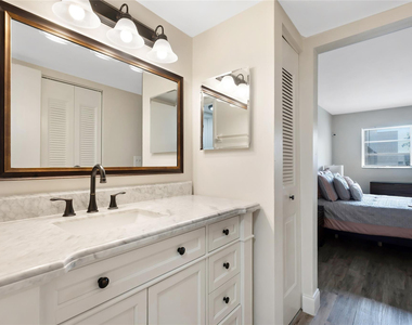 6091 Nw 61st Avenue - Photo Thumbnail 6